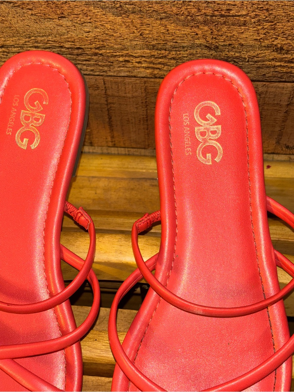 GBG Los Angeles Karin flat Sandals - Picture 2 of 5
